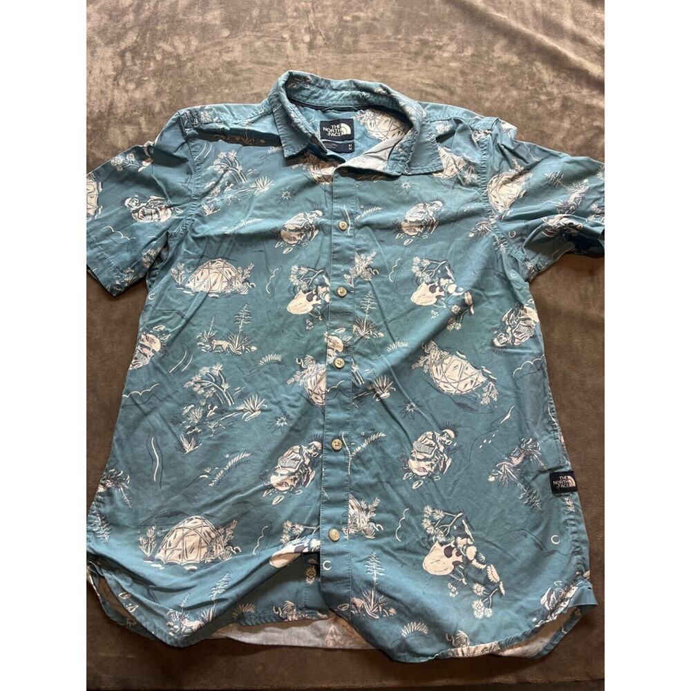 The North Face Short Sleeve Button Up Shirt Men’s Size M Blue Camping Tent